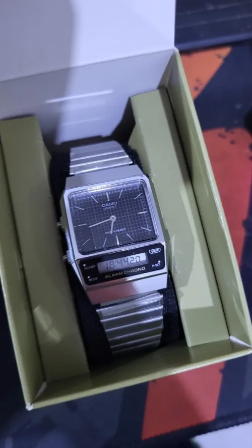 A vendre montre Casio vintage état 10/10 jamais utiliser  