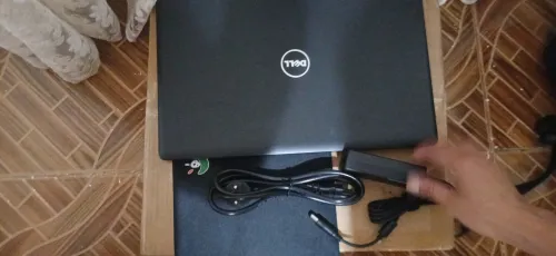 Dell Precision 3520, écran 15,6", CPU i7-6820HQ,GPU Quadro M620  256 SSD RAM 16GB
