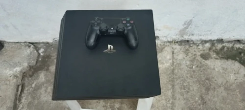 PS4 PRO 1TB Version Japonaise