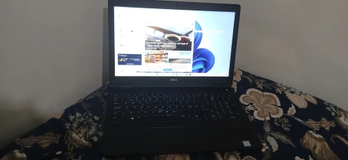 Dell Precision 3520, écran 15,6", CPU i7-6820HQ,GPU Quadro M620  256 SSD RAM 16GB