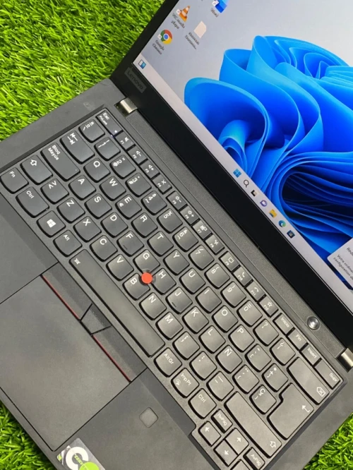 Lenovo Thinkpad T14 i5 10eme génération TACTILE ram 16Go SSD 256Go Nvme état 10/10