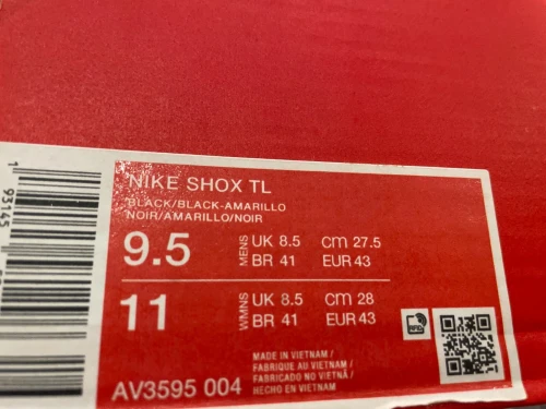 NIKE SHOX