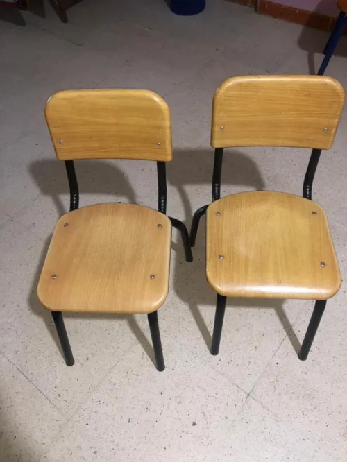 Chaises et Table préscolaires