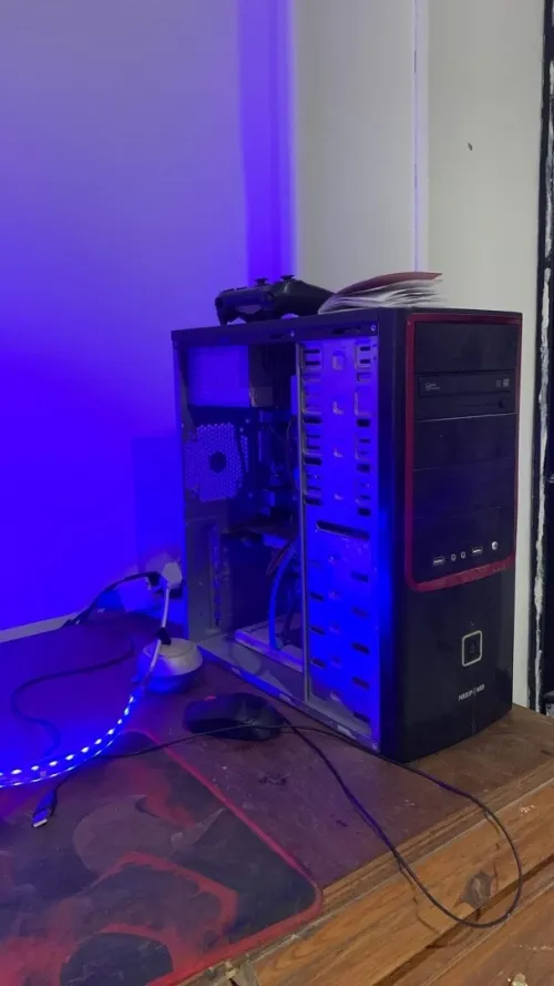 Pc i3 2éme 4gb ram gt210 1gb ssd128gb 