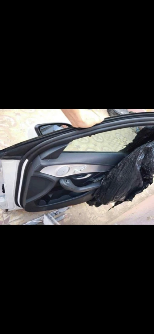4 porte et mal arrière Mercedes c220 . 2019