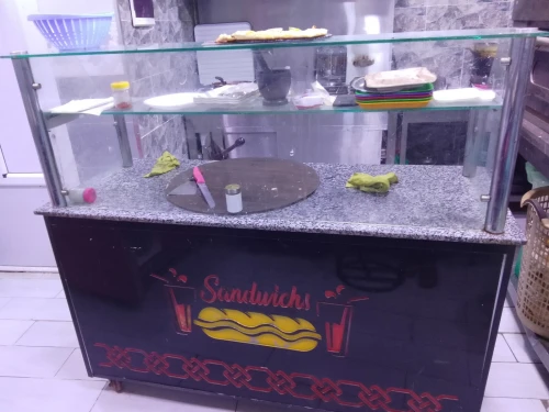 ماتريال فاست فود مستعمل للبيع