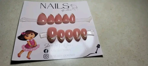 Press on nails