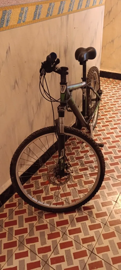 TREK 3500 MOUNTAIN BIKE