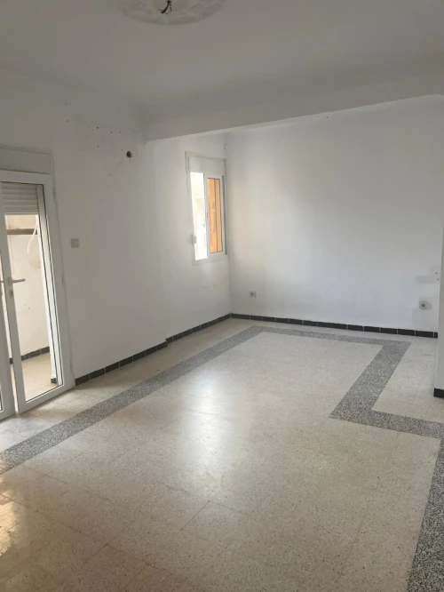 Cherche location Appartement F3 F4 Alger Ain benian