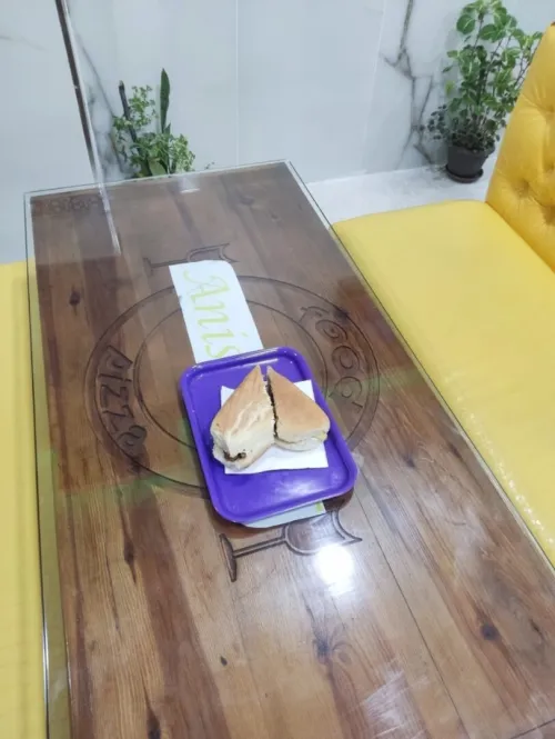 16 BOX + 8 Tables + 8  pour Fast Food
