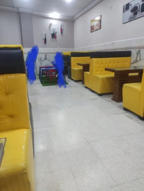 16 BOX + 8 Tables + 8  pour Fast Food