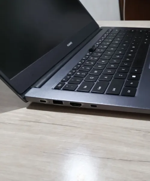 Huawei MateBook B3-420 2023