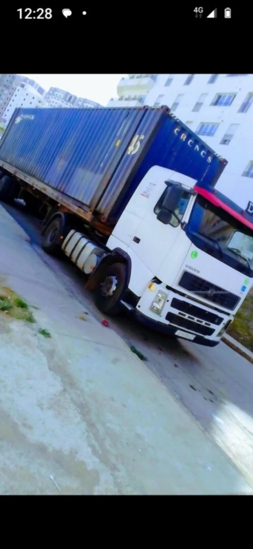 VOLVO 440 et MERCEDES ACTROS fh VOLVO 2006