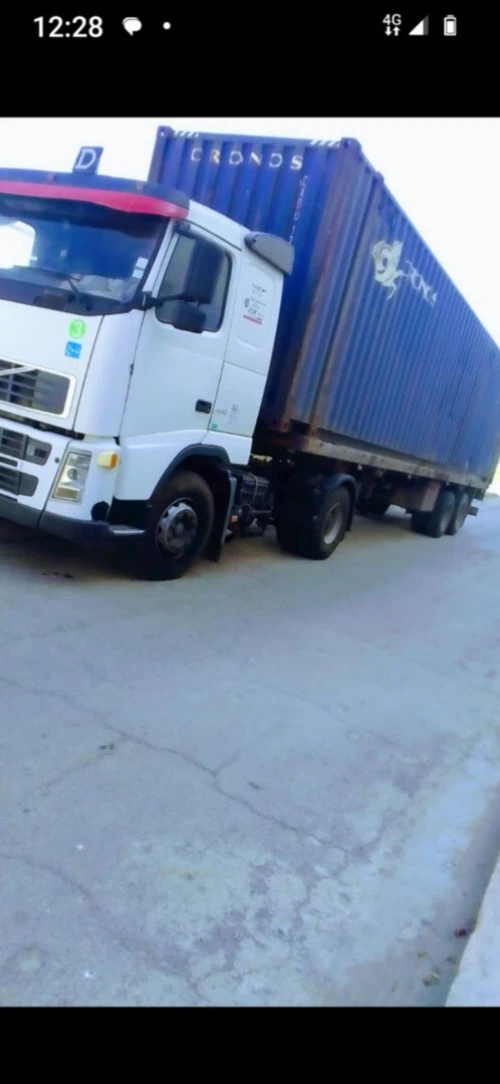VOLVO 440 et MERCEDES ACTROS fh VOLVO 2006
