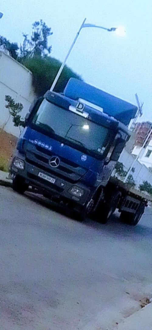 VOLVO 440 et MERCEDES ACTROS fh VOLVO 2006