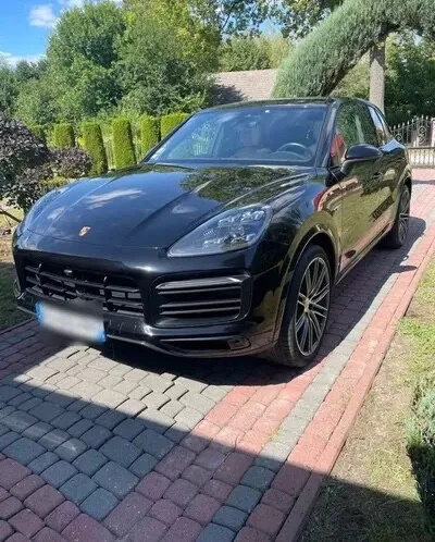 LOCATION PORSCHE CAYENNE UNIQUEMENT AVEC CHAUFFEUR