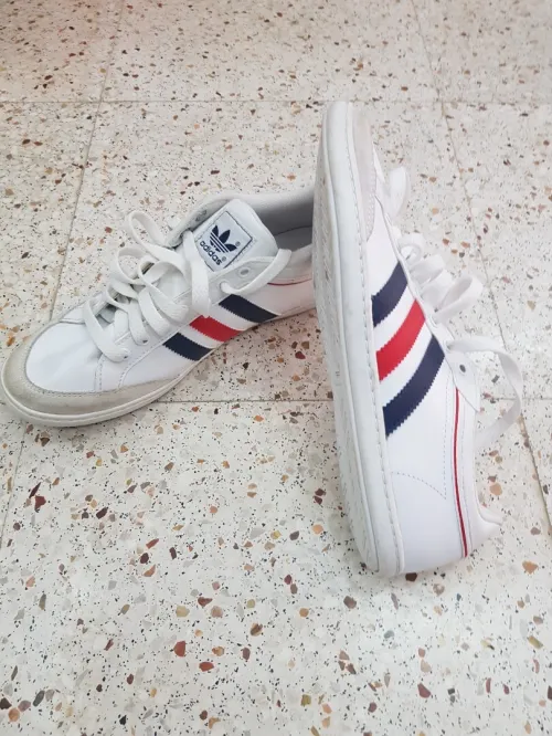 Paire de chaussure Adidas "cuir" taille 40
