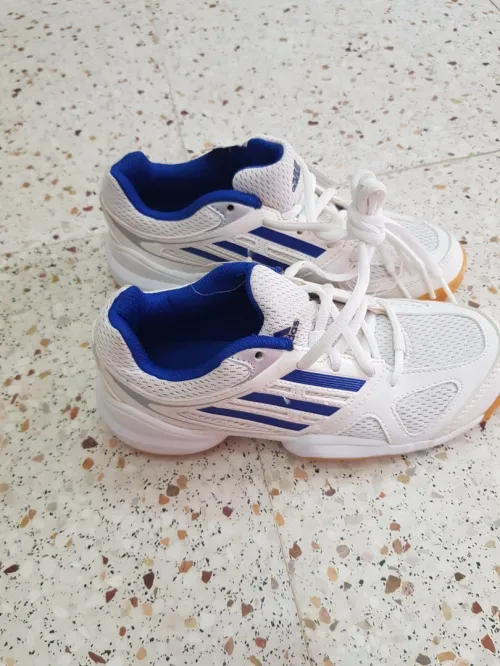 CHAUSSURE ADIDAS 32