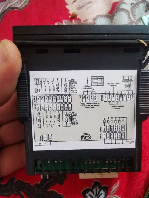 contrôleur électronique programmable Danfoss de type MCX06C 080G0066