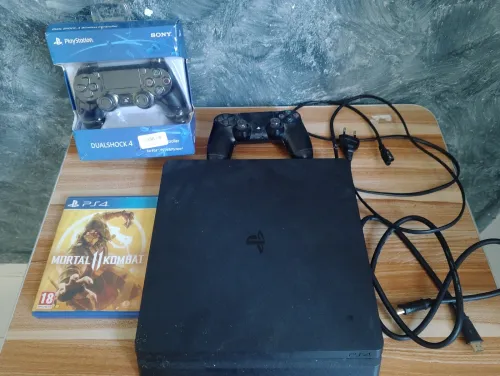 PS4 slim+2MANETTE+cd mortal combat||