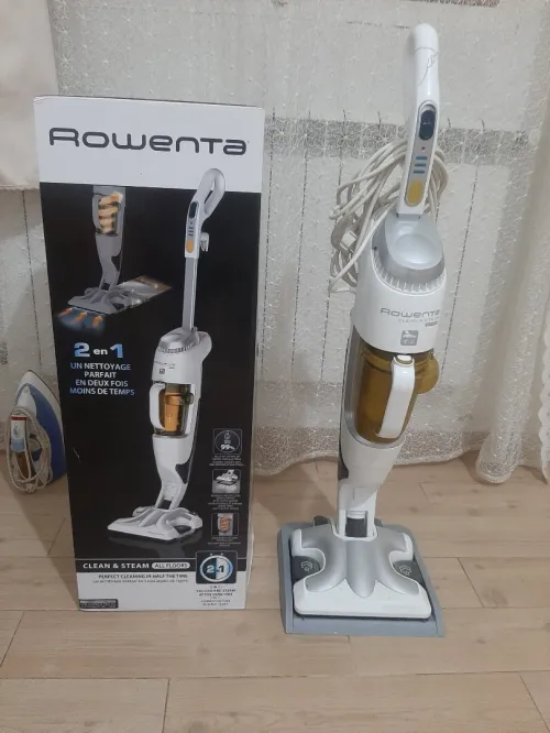 مكنسة كهربائية من ماركة rowenta 