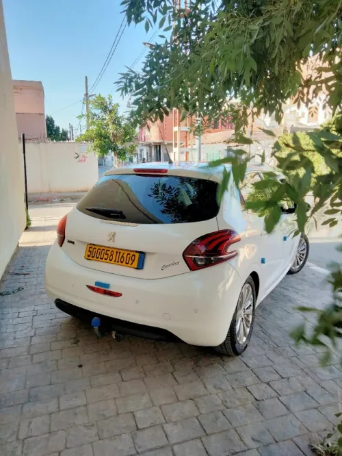 Peugeot 208 2016 Access Facelift