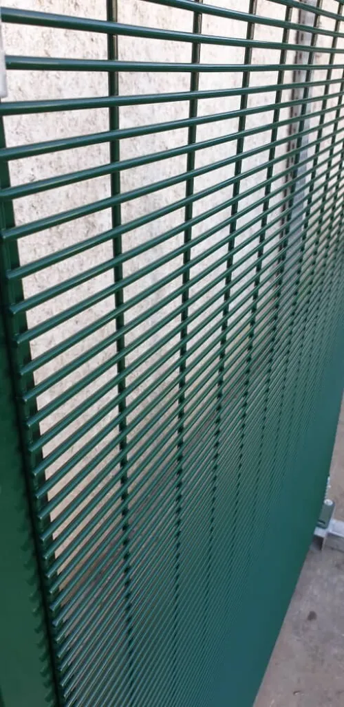 LES PANNEAUX DE CLOTURES / FENCES SYSTEMS