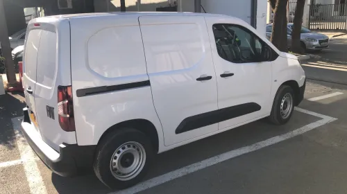 Location Des Véhicules Avec Ou Sans Chauffeur