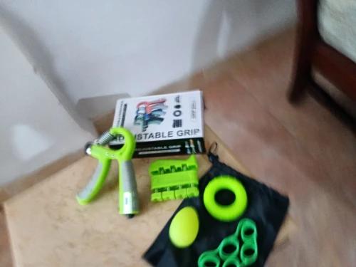 ADJUSTABLE GRIP