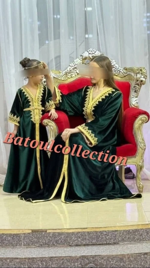 Kaftan fille et sa maman