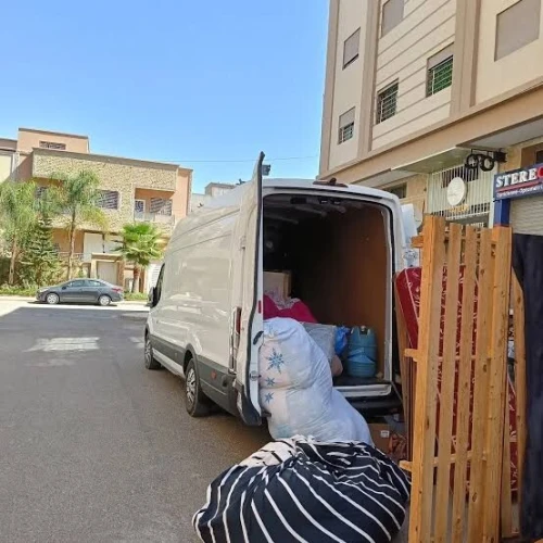 Déménagement professionnel avec équipe qualifiée""خدمة نقل وترحيل عالية الجودة إلى جميع الولايات
