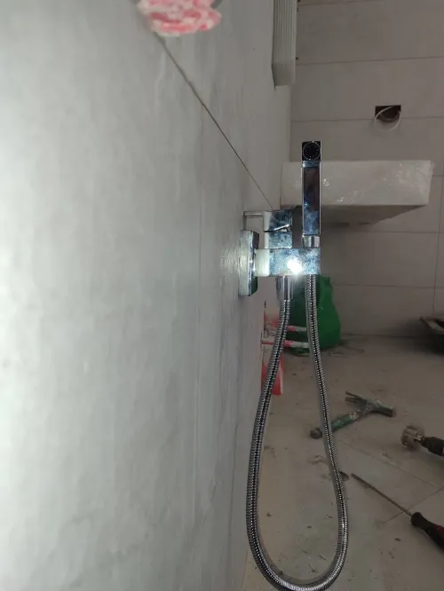 Plombier ambulant chauffagiste installation sanitaire eau et gaz