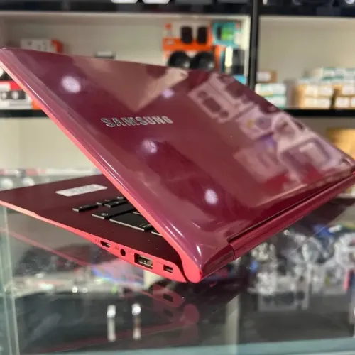 SAMSUNG QUAD CORE 8 128