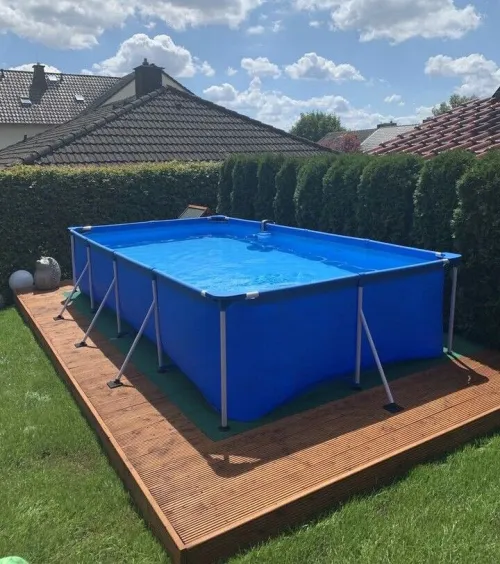 Piscine.    Intex.