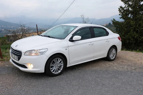 Peugeot 301 2013 Fennec
