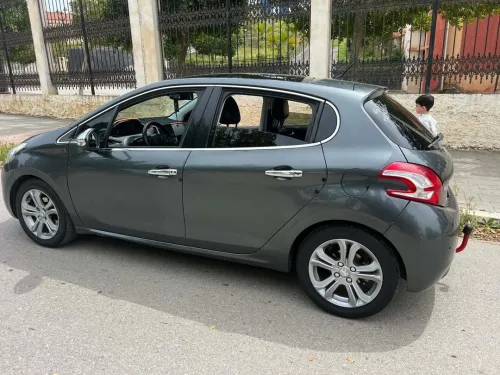 Peugeot 208 2015 Allure