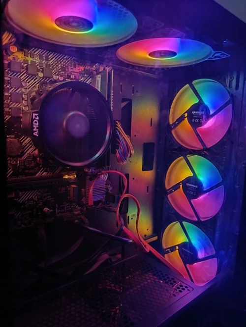 rayzen 5 5600 g |  asus b 450u | 16 gb 2666 mhz |  256 gb ssd + 300 gb hdd | rx 500 w