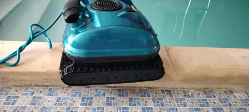 Aspirateur pour piscine