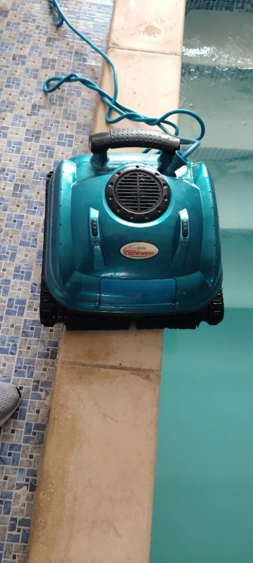 Aspirateur pour piscine