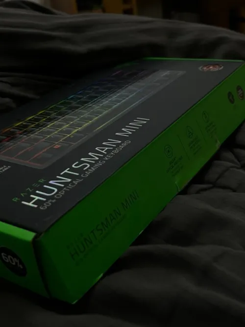 PC gamer avec clavier et souris 