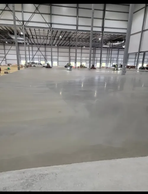 Réalisation de une Coulage de la Béton hélicoptére de Sous sol lissé