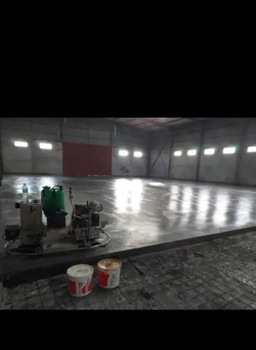 Réalisation de une Coulage de la Béton hélicoptére de Sous sol lissé