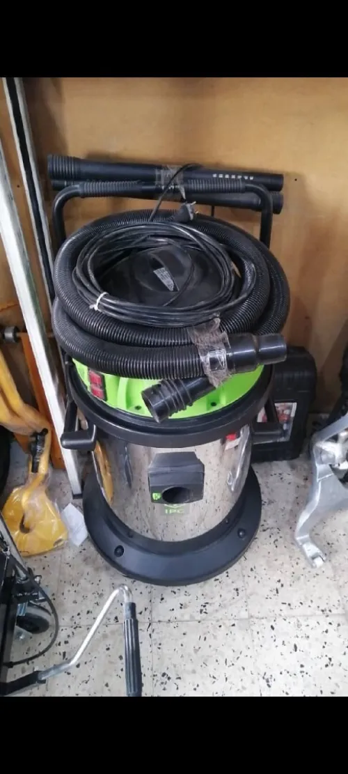 Aspirateur poussières italien 2 moteur 