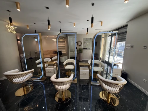 Matériel de salon de coiffure et esthétique professionnel