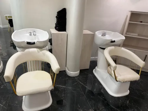 Matériel de salon de coiffure et esthétique professionnel