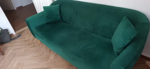 Fauteuil à pieds scandinaves 