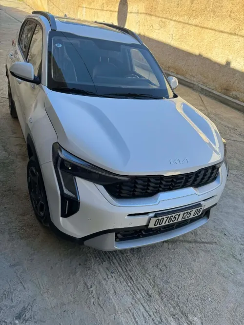 Kia Sonet  2025 Confort 3