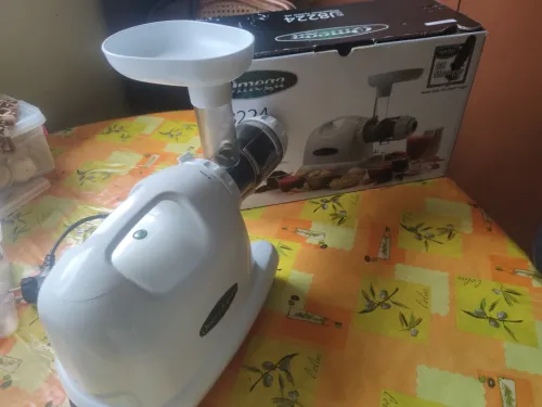 OMEGA Juicer J8224 