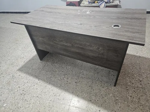 Bureau avec caisson