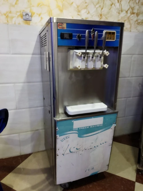 آلة صنع المثلجات كوماف ستار machine a créme comaf star